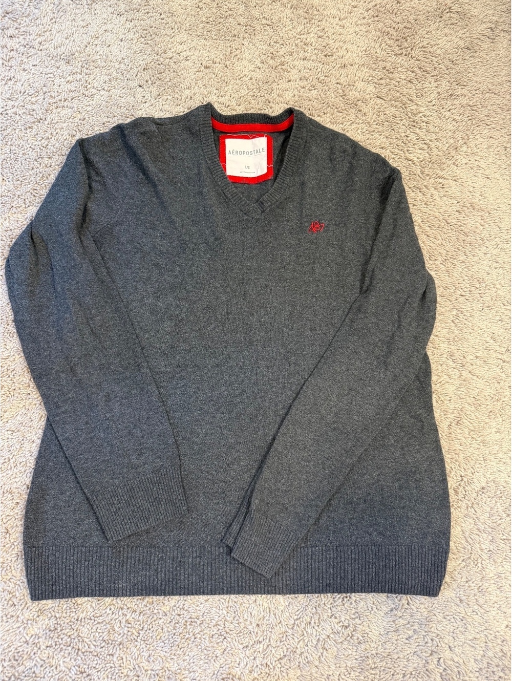 Y2K Aeropostale Men's Gray V-Neck Sweater Size L